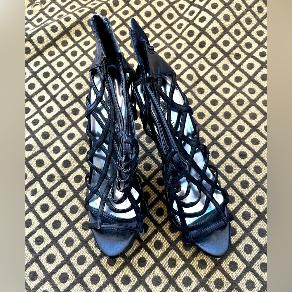 Forever 21 black high heel booties